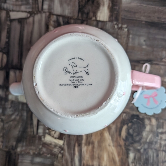 โSOLDโTrending ๐ Bow Design Teapot by Bluebird & Willow ๐ - Picture 5 of 7